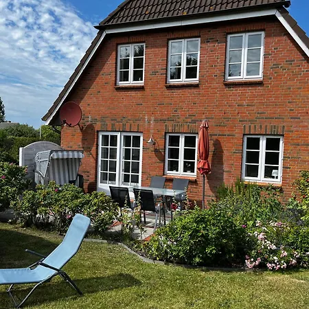 Апартаменты Und Haushaelfte Friesland