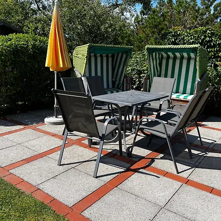 Und Haushaelfte Friesland Апартаменты