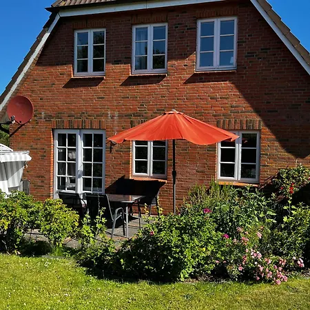 Und Haushaelfte Friesland Midlum (Schleswig-Holstein)