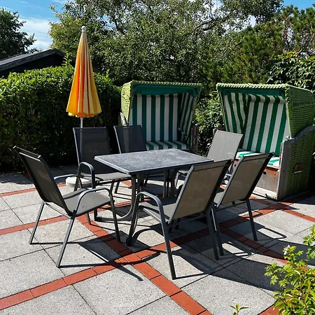 Апартаменты Und Haushaelfte Friesland