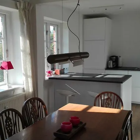 Und Haushaelfte Friesland *