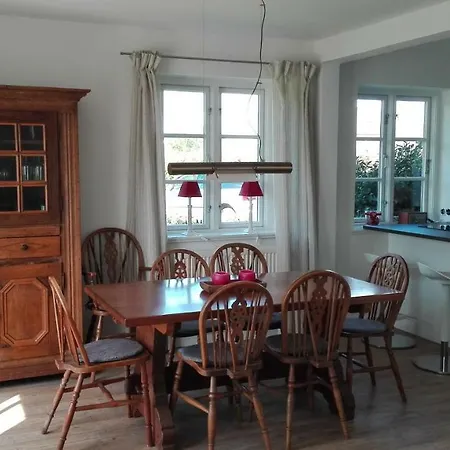 Und Haushaelfte Friesland Apartmán