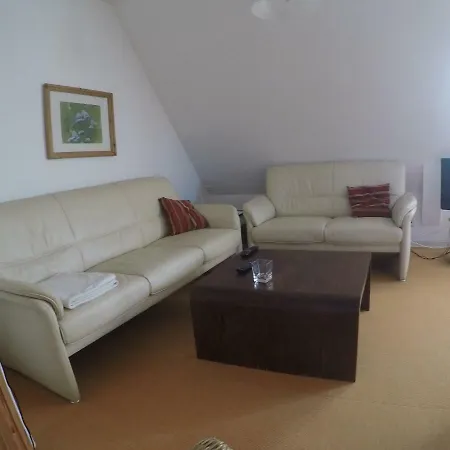 Und Haushaelfte Friesland * Midlum (Schleswig-Holstein)